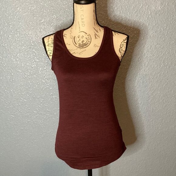 Gaiam work out racer back tank, size XS - Picture 1 of 8